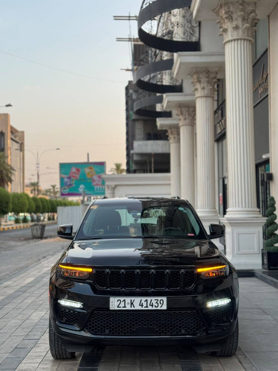 السلام عليكم جيب بلاك توب موديل ٢٣الشكل الجديد ٥راكب حادثها فقط بنيد من فوك السياره رقم سليمانيه بأسمنه ماشيه  ٤٠ العنوان بغداد الشارقه حي الجهاد للاتصال ***********
***********
