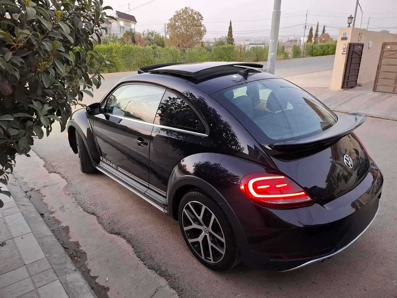 جمعه مباركه بيتل دون ٢٠١٨ 
BEETLE DUNE 2018
فول مواصفات بصمه ، بانوراما ، كشنات جلد وهيتر ، شاشه كار بلاي ، كامرا وحساسات ، سماعات فيندر ودمام ،
 رقم وسنويه جديد لغاية ٢٠٣٠ ، كير محرك تبريد بشرط ، ممشى السياره ٦٩ الف ميل ، صور الحادث بالمنشور اربع قطع بدون دواخل بدون ارباك  
رقم شاصي
3VWSD7AT8JM712430
سعر السياره ١١٧ بي مجال قليل ، رجاء كل التفاصيل موجود بالمنشور والشراي يتدلل 
***********
***********
