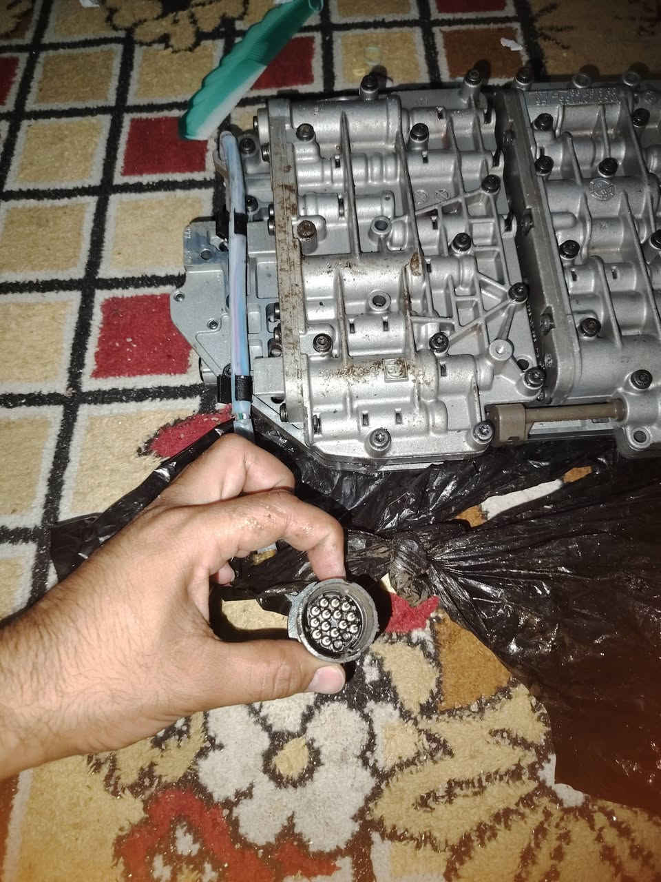 السلام عليكم عندي هاذ الكنترول بي ام  525 مال كير بي ام. انطي بي سعر بل يرضه بي الله واخذه شغال تفحصه وتاخذه*********** مكانه بغداد مدينه الصدر
