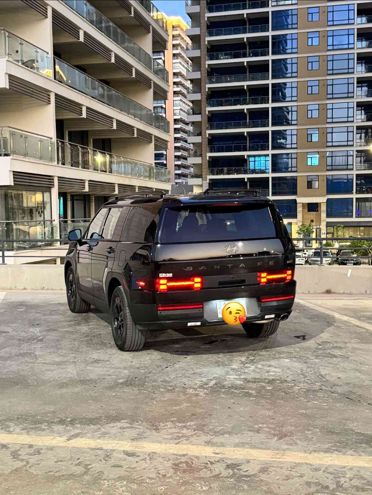 سنتافي 2024 XRT
بلاك ادشن 
الون الخارجي اسود 
الون الداخلي جلد اسود مختم XRT
شحن واير ليس 
شاشه كار بلي 
فول تحكمات ستيرن 
تحديد مسار رادارات سياقه اليه
حساسات امامي 
حساسات خلفيه 
فور ويل درايف 
فتحه سقف 
7 راكب 
تبريد 3 قطع 
الجوانب مال السياره بيه فتحات للصعود تنفتح وتنسد 
حادث السياره 
جاملغ وبنيد  حادث بسيط 
السعر 19800$
للاستفسار المراسله 
***********
