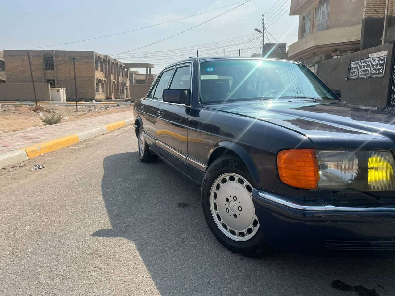 مرسيدس ٣٠٠s • موديل ١٩٩١ • داخل جلد كهربائي