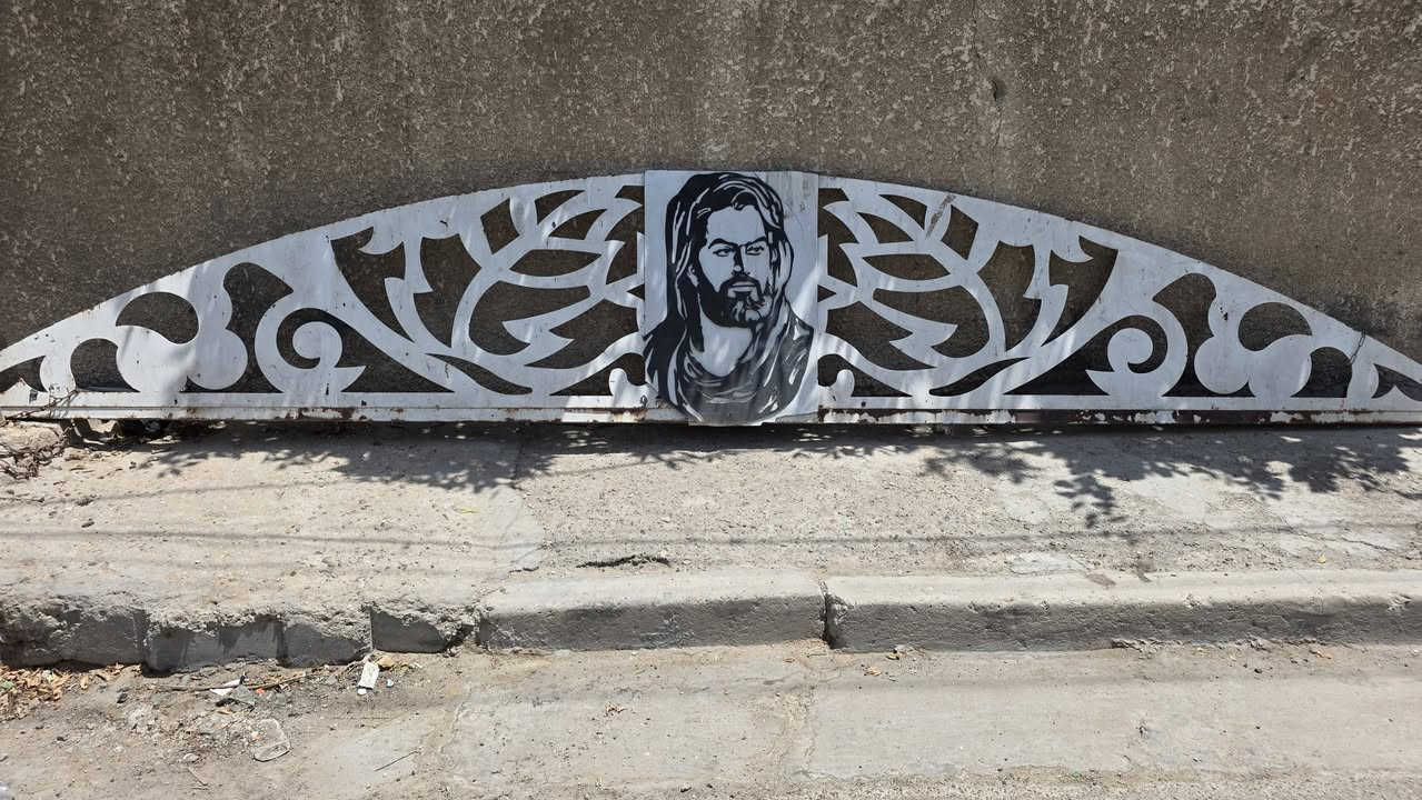 واجهة كراج ٦متر ونص تفصال ١٠٠الف بغداد ***********
