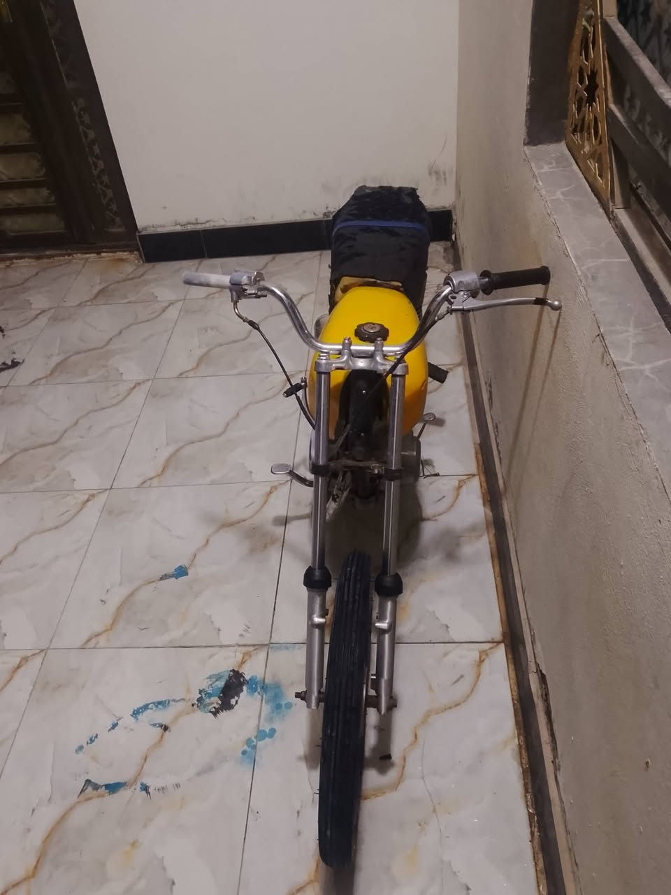 سلام عليكم اربعه كير لبيع دراجه كلك كلك )دراجه 
حلوه وناعمه عوزهه بس كشن بس دراجه وياله جدد تأثيرات 
جدد دبلات امامي خلفي كله جديد دراجه مفتوحه بس ولفات فقط 
السعر  225 وبيه مجال قليل كلش مكان نجف ***********
