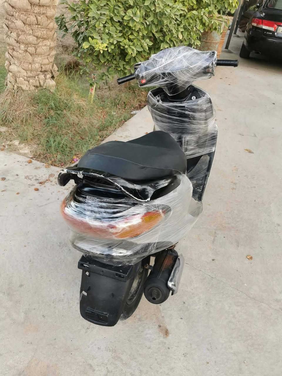 السلام عليك دراجه دولفين جديده حيل ماعوزه برغي دبلات كهربائيات كله كامله سلف هندر شلعه معدل لاتنقيص ولاتبخير جديد حيل ماعوزه برغي السعر 350  وبيه مجال رقم الهاتف *********** مكاني بلقاسم مكلف بلنشر تحياتي
