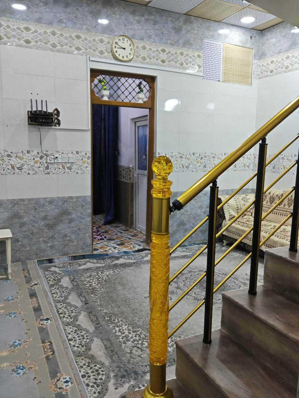 للبيع بيت 100 متر طابق  ونص
حي النداء خاف مول بغداد 
السعر 90 مع المجال 
بناء جناي 
يحتوي البيت على غرفتين صالتين ومطبخ واستقبال وصحيات

للأستفسار: ***********
