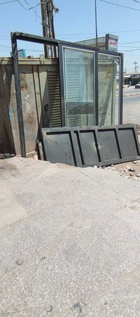 ارتفاع 2,85 والعرض 3 متر وياهه صفاح وسقف باب سلايت السعر 800 صارت عليه...