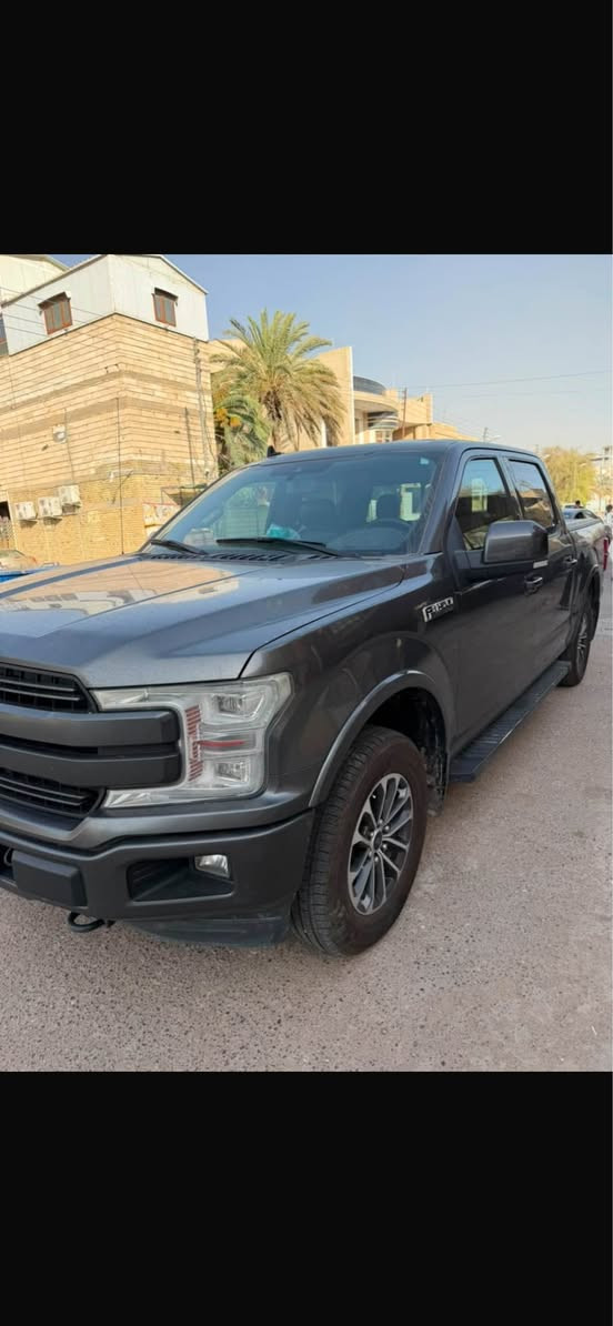 السلام عليكم
سياره فورد  f150 
 سياره2019ماشيه 250الف كيلو متر سياره فول مواصفات عدا الفتحه سياره كلين تايتل بدون حادث سياره نظيفه نصبتها حلوه رقم السياره بصره لون السياره رصاصي رمادي
السعر 300 و بيها مجال 
العنوان:البصره
رقم الهاتف:*********** البصرة, العراق
