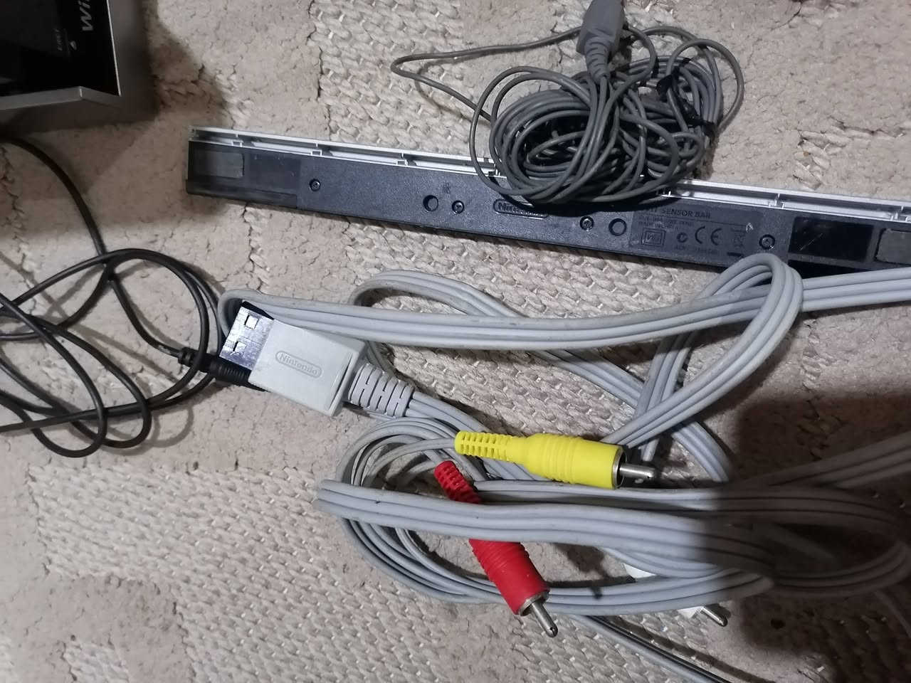 بلايستيشن wii ننتيدو بلس كامل ملحقاته من جوستيك ثنين وقاعده مستشعر حركة مع ستيرن العاب زائد تحويله مع قاعده شحن السعر 55 الف وبي مجال للأستفسار *********** مكاني بابل حله

