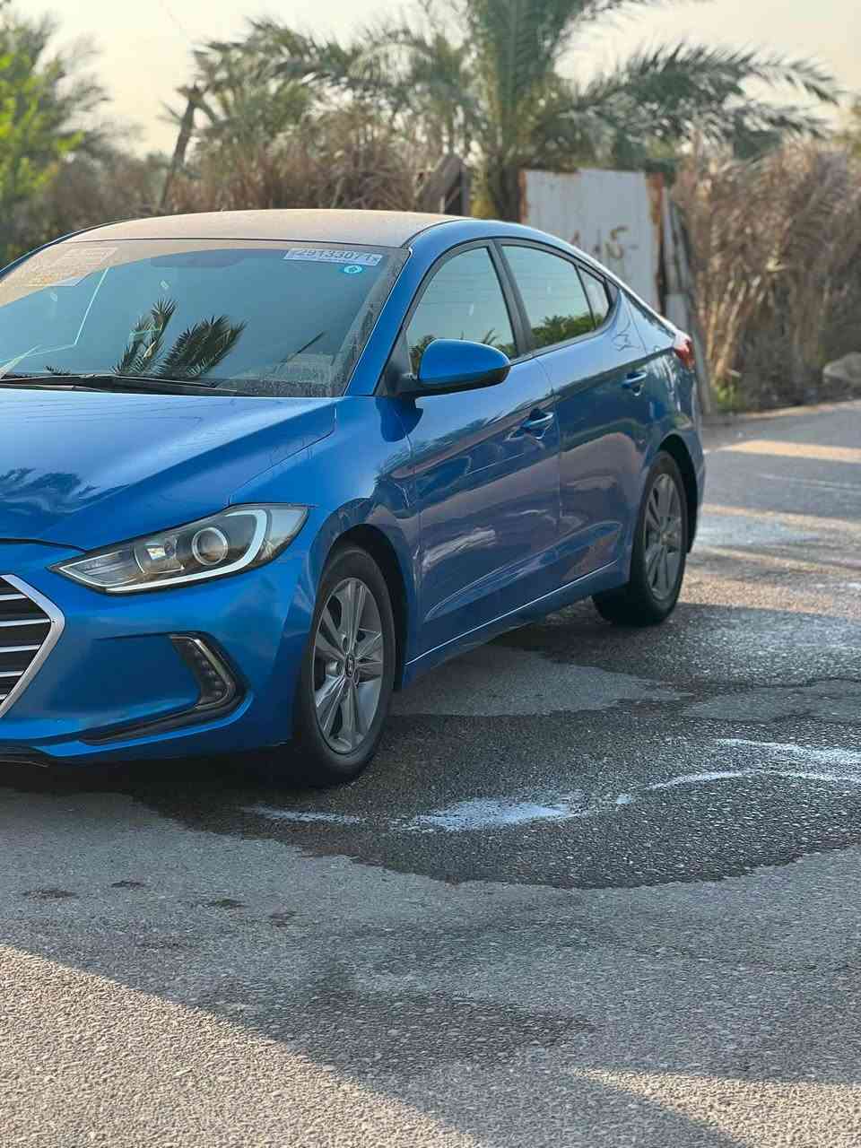 السلام عليكم النتراء 17سياره بسمي مداور ثاني يوم السياره خير من الله ومانقصه مكينه200  تبريد تدفه  بيه حادث جاملغ امامي والباب الخلفي مكان السياره ذي قار مركز ***********
