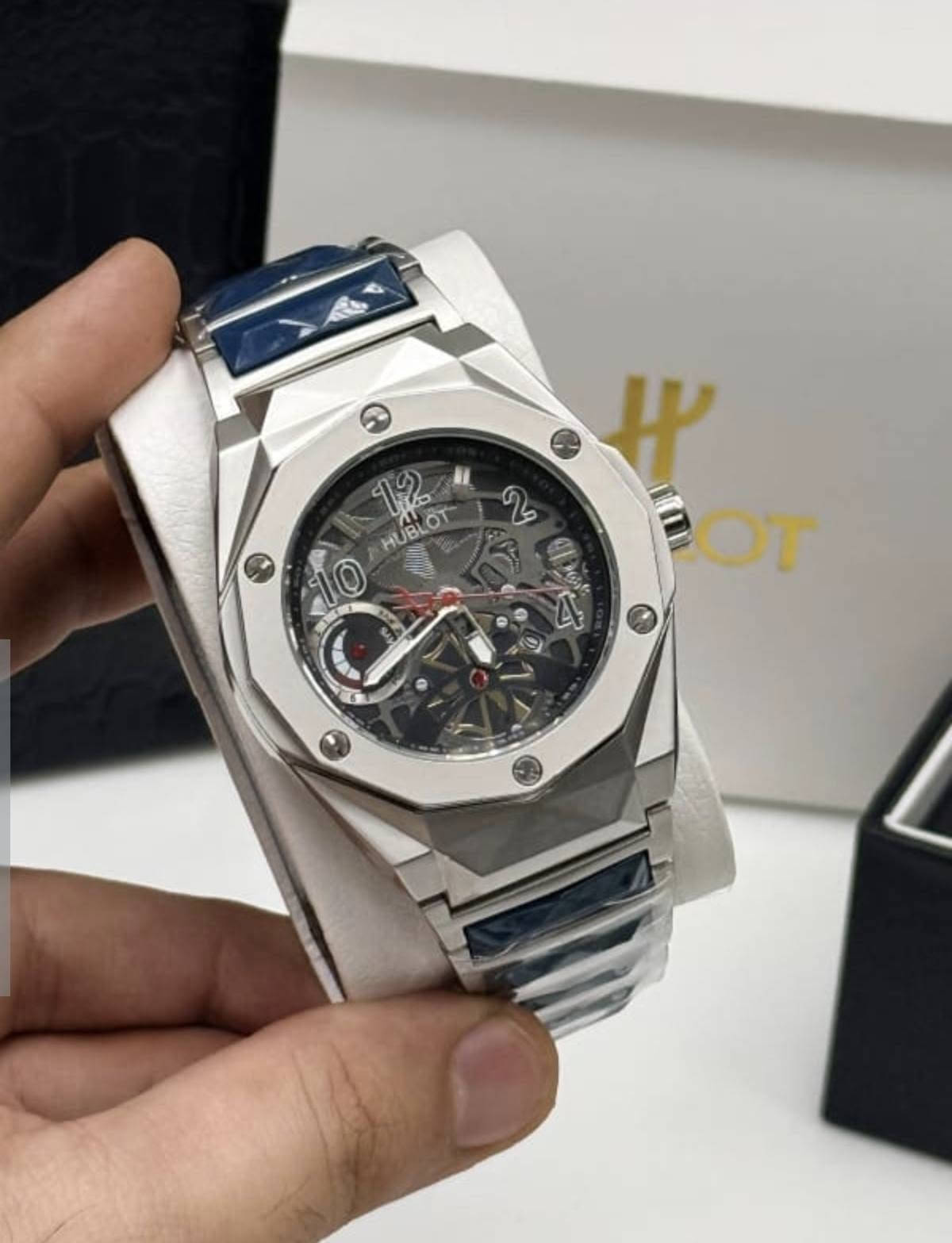 ⌚✨ وصلت الفخامة إلى معصمك! ✨⌚***********
إذا تبحث عن ساعة تجمع بين الأناقة، الفخامة والسعر المناسب… فأنت بالمكان الصحيح 🤍

🔹 تشكيلة ساعات رجالية ونسائية
🔹 تصاميم عصرية وفخمة
🔹 مناسبة للدوام، المناسبات والهدايا 🎁
🔹 أسعار منافسة
🔹 اختيارك للساعة يعكس ذوقك وشخصيتك ✨

لا تخلي الوقت يمشي بدون أناقة…
اختار ساعتك وخلي حضورك يحچي عنك. ⌚🔥

📩 للطلب والاستفسار راسلنا على الخاص
📍 العراق – ديالى
