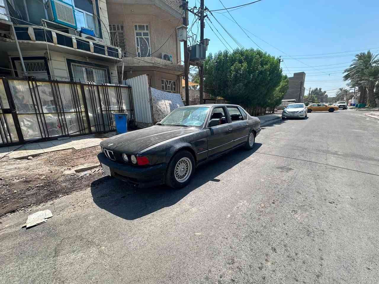 سلام عليكم 
عمدي بي ام موديل ٩١ حجم ٧٣٥ باب طويل 
محرك وكيررجدد كاملات ما بيها اي نقص 
صدر الخلفي مبدل عربانه جديده المامي وصط
كهربائيات كلها شغاله بدون نقص او جطلات 
كشرها بلاديه لا صبغ ولا ضربه ولا خياس بلاديه 
داخل نضيف وارد يابان السعر ٣٥ ورقه العنوان بغداد 
*********** للستفسار اتصل
