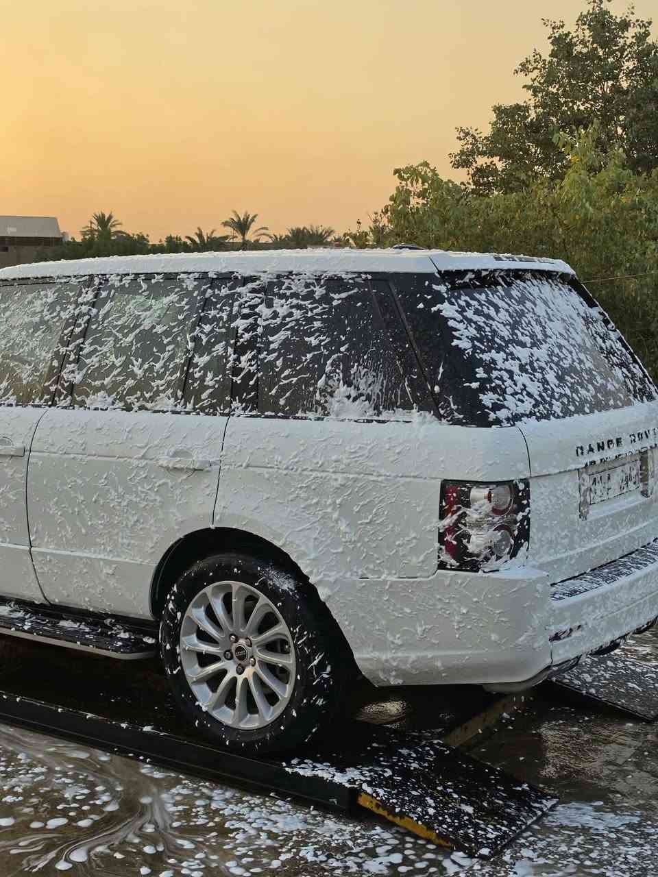 🔱 رانج روفر فوك 2012السلام عليكم
‏Range Rover Vogue

◼️ لون ابيض

🔘 رقم السيارة مميز
ماشية150 
 
🚀 محرك V8 سلندر بدون سوبر ارغب محرك شرط بانزين من الشارع دير 

💯 سيارة وكالة خليجي    

🟠 مواصفات 
• بصمة 
• ⁠سلايد                                                                                          
• ⁠داخل بيجي 
• ⁠جام اخضر
• ⁠مراة شفط                                                                     
• ⁠كشنات كهرباء 
• ⁠كشنات تدفئة
• ⁠كشنات جلد 
• ⁠شاشة لمس 
• ⁠كاميرا 
• ⁠شاشة مال كيج اندرويد 
• ⁠دبلات جبريس صاعد و نازل حسب رغبة 3 حركات
‏CD 6 changer .شاشات خلفية بلاد 
• سيستم صوت سماعات
• سترين تدفئة 
• ⁠ستيرن تحكم فوول اوبشن
• ⁠اربع انظمة قيادة (صحراء و ثلج و جبال و ستاندارد )
• ⁠گیر (سبورت و عادي و اوتوماتيك)
• ⁠بريك بصمة
• ⁠تبريد مركزي تشغيل يسار و يمين و امامي و خلفي مختلف حسب رغبة
• ⁠واكو بعد هواية مواصفات مذكرتهم

✅ سيارة علي وضع وكالة احلي بالواقع

💢 كفالة ضربة وصبغ تحويل مباشر رقم مميز
 
📍 مكان السيارة بغداد 

☎️ رقم صاحب السيارة

‏🔴 السعر / 160 الاتصال هاتف ***********
