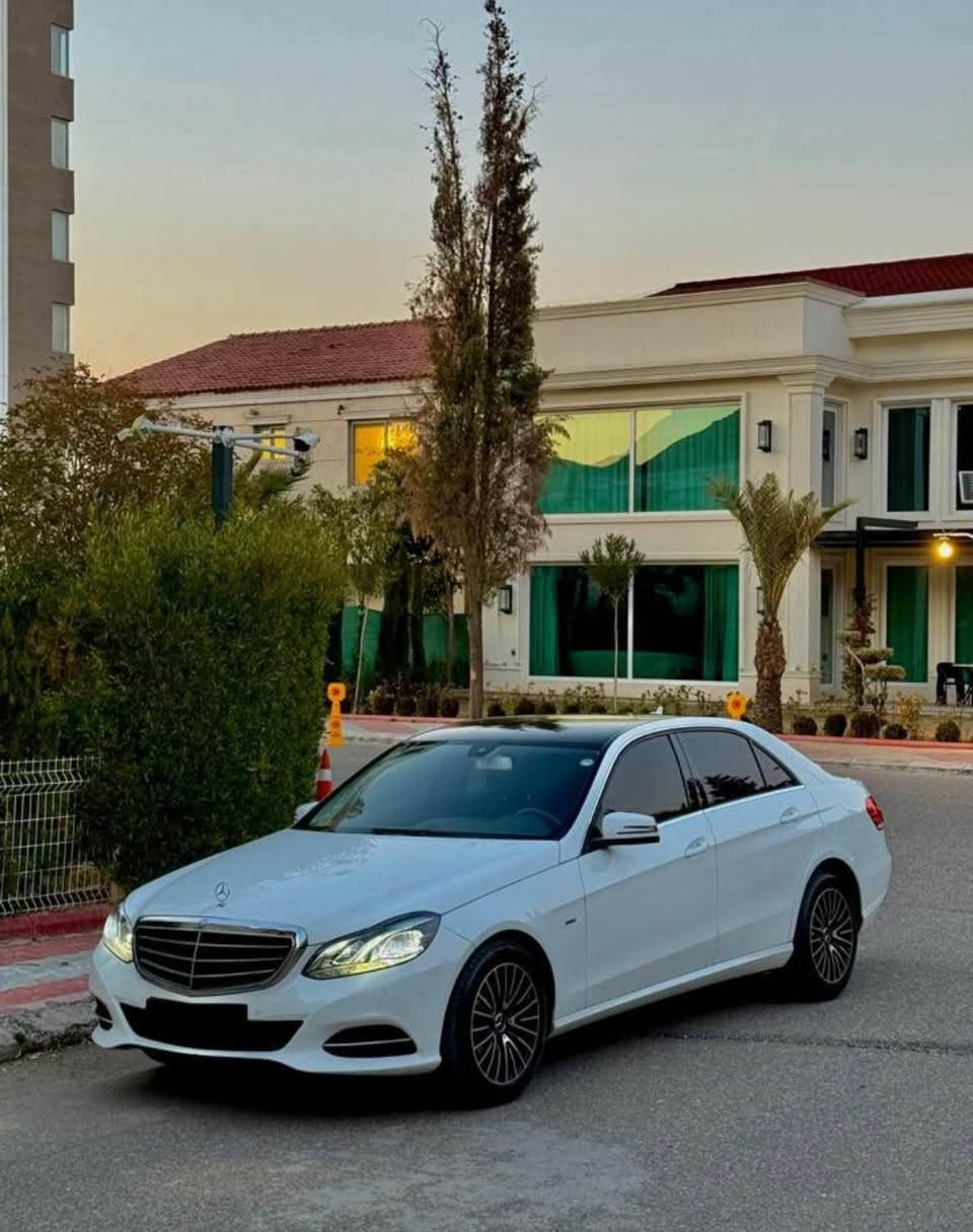 Mercedes benz E200
٢٠١٤ سفرى شه ريكه هه ولير 
٣ بستى بوياخه 
له سه ر ساخه 
***********
ره قه م هه ولير به ناوى خومه دعامى بو دعامى بشرت 
٩٠ميل روشتووه أربيل, العراق
