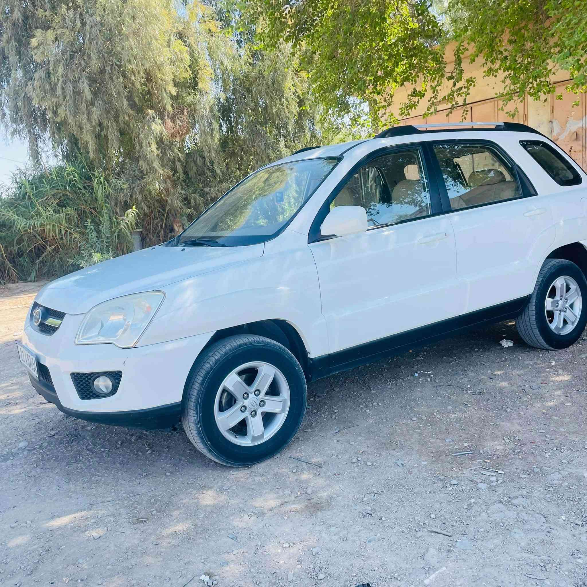السلام عليكم سبورتج 2009 خليجي كفالة عامة من كلشي فقط بارد بالباب الخلفي وصبغ شبر في باب الجنطة والباقي مكفول عام كير ومكينة مكفول صدر امامي وخلفي تخم تايرات كله جديد
تبريد ثلج داخل بيجي ماشية 140 الف فقط السياره جديدة حيل 
رقم سليمانية هزة وسنوية جديد لل31 دينار ماتذب عليها مكاني ديالى بعقوبة السعر 116 وبي مجال بسيط للطيبين ***********
