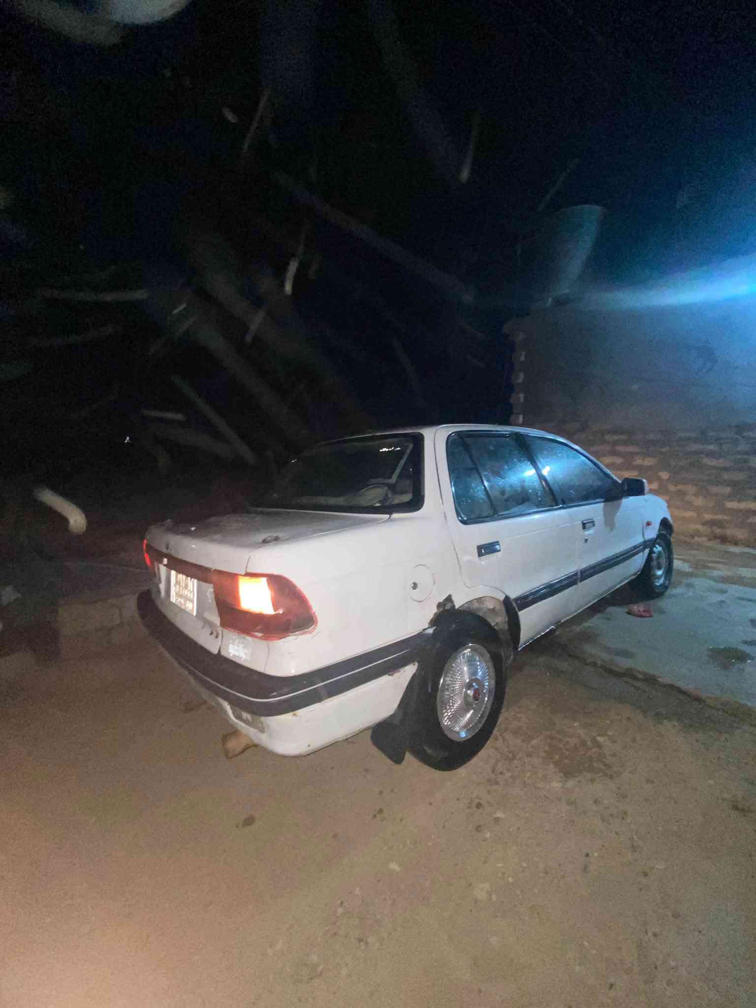 السلام عليكم سياره للبيع او مراوس حسب القناعه لانسر مستبوشي ٩١ شرط التحويل سياره شغاله محرك كير جديد كهربائيات شغاله فقط يرادله حداديه بصيطه مكان السياه صلاح الدين بيجي السعر :20 
***********
