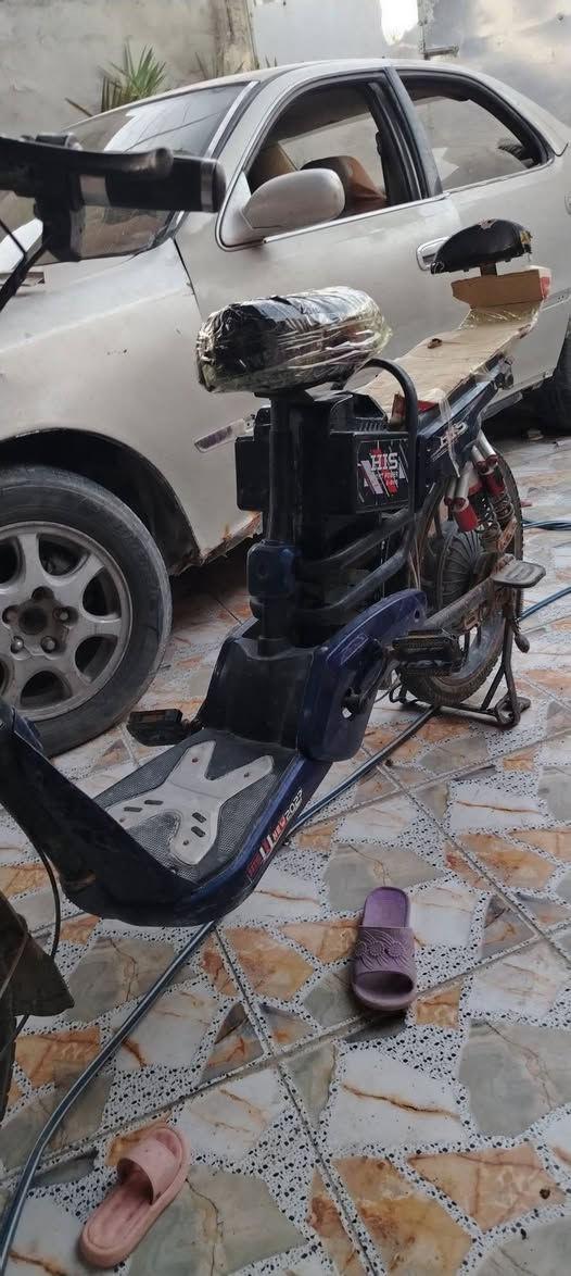 دراجه نظام ٤ بطاريات بس حالطلها بطاريه ليثيوم ١٣ امبير. ٤٨فولت شغاله بس يرادلها ترتيب سرعه ٦٠
والشاشه بدلتها جديده بس يرادلها برمجه اي واحد ابو دراجات شحن يبرمجها الك يعني السرعه تبقى صفر والكيلو كذلك لازم تبرمجها عاد تبين عندك جدك تمشي ويرادلها تيوب امامي ب ٢ الف فقط

سعر ١٥٠ وبيها مجال

أكرر الدراجه يرادلها ترتيب مثل الاشاير والكهربائيات

ماكن بصره كرمه علي الرقم او خاص متوفر فقط دز طلب او واتساب متوفر ***********
