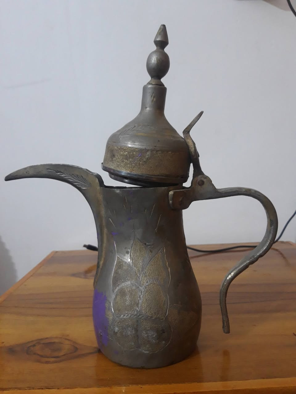 ٤ دلات نحاس اصفر • قوري نحاس احمر • بغداد
