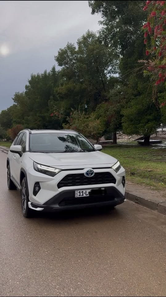 السلام عليكم اخوتي 

راف فور وكالة SAS  موديل 2024 XLE 

   Toyota RAV4 Hybrid 2024

السياره زيرو ماشية 16 الف كيلو فط 

السيارة تحت الضمان مازالت لمدة 6 سنوات من تاريخ النشر 

مواصفات السيارة غنية عن التعريف 

2500 هايبرد 220hp 
الكير E-cvt من تيوتا نمرة هادئة وسلسة
السيارة AWD
فتحة سقف 
تحكم بالمرايه الجانبية + تسخين 
المقاعد يدوي 
كامره خلفيه 
حساسات امامي + خلفي 
كار بلي + اندرويد اوتو 
ويل كروم قياس 18 
تشغيل بصمة 
قطعتين تبريد 
رادار + تحذير اصطدام

السيارة للجناي رايده 28 الف دولار 
وبيه مجال 

رقم التواصل: ***********
