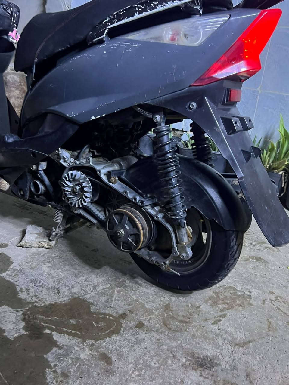 سلام عليكم دراجة ثعلب للبيع سرعه 140 كهربائيات شغاله الدراجه نضيفه السعر 250 بغداد الشعب للاستفسار الاتصال على الرقم هاذا ***********

