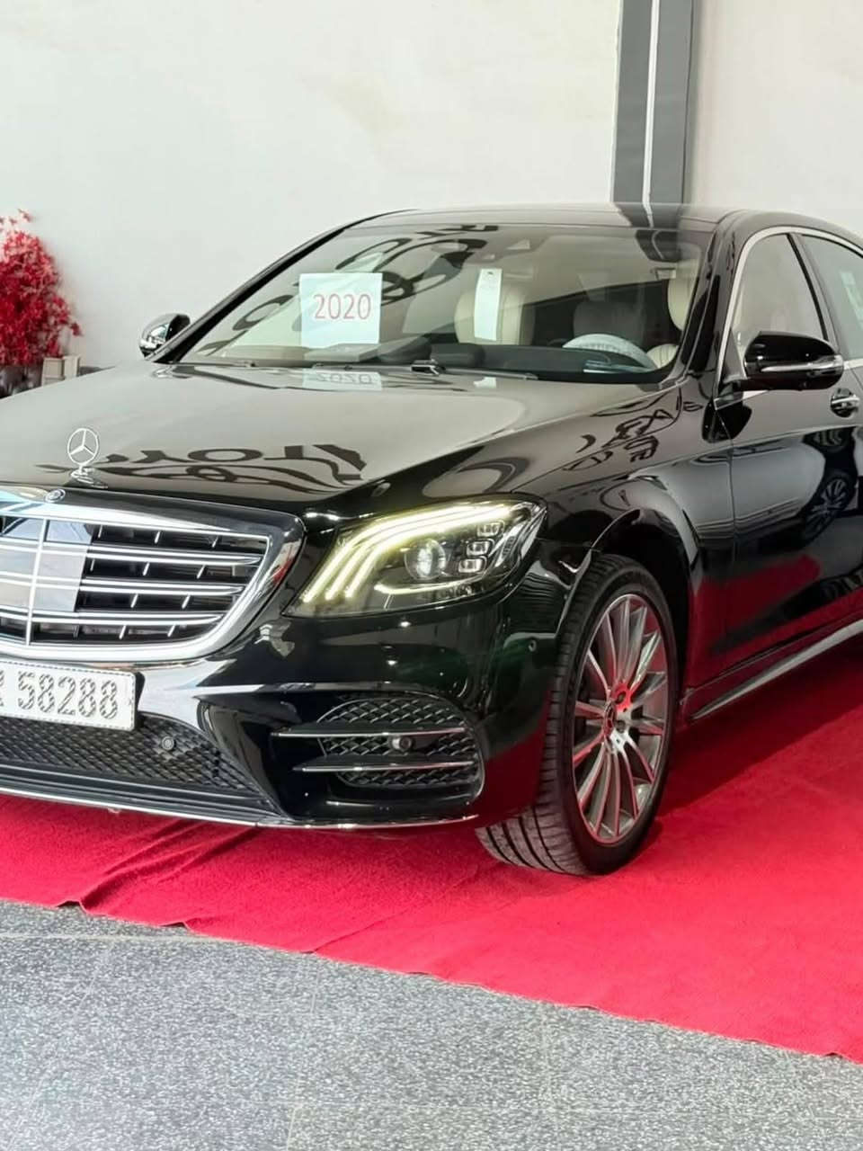 S560 V8 • ٢٠٢٠ • ماشي ٧٥ الف