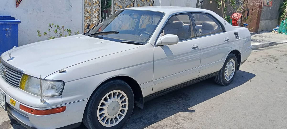 السلام عليكم بطة متصل للبيع موديل 1993 مكفولة من الكص والنقل والعيب الشرعي السعر 46 مع المجال صاحبة طالب تحويل رقم واتساب ***********
