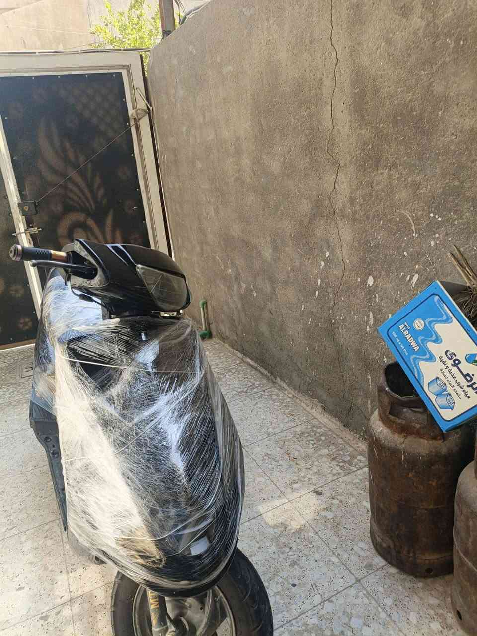 سلام عليكم 
دراجه فراشة كرستال للبيع دراجه نضيفه كهربائياته كله شغاله 
سلف 
هندر 
كلوبات شاير هورن 
دراجه خير من الله وما صالي هواي من نزلته رنبه 
السعر $325 وبيه مجال 
الرقم ***********
المكان قضاء المحاويل

