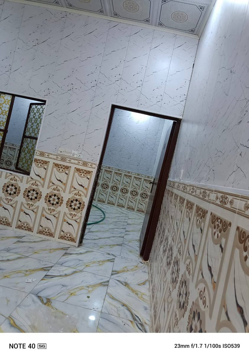 سلام عليكم بيت 50 متر جاهز قريب على التبليط مزرعت سيد هادي ابشارع المطار القديم بيت حلو ***********
