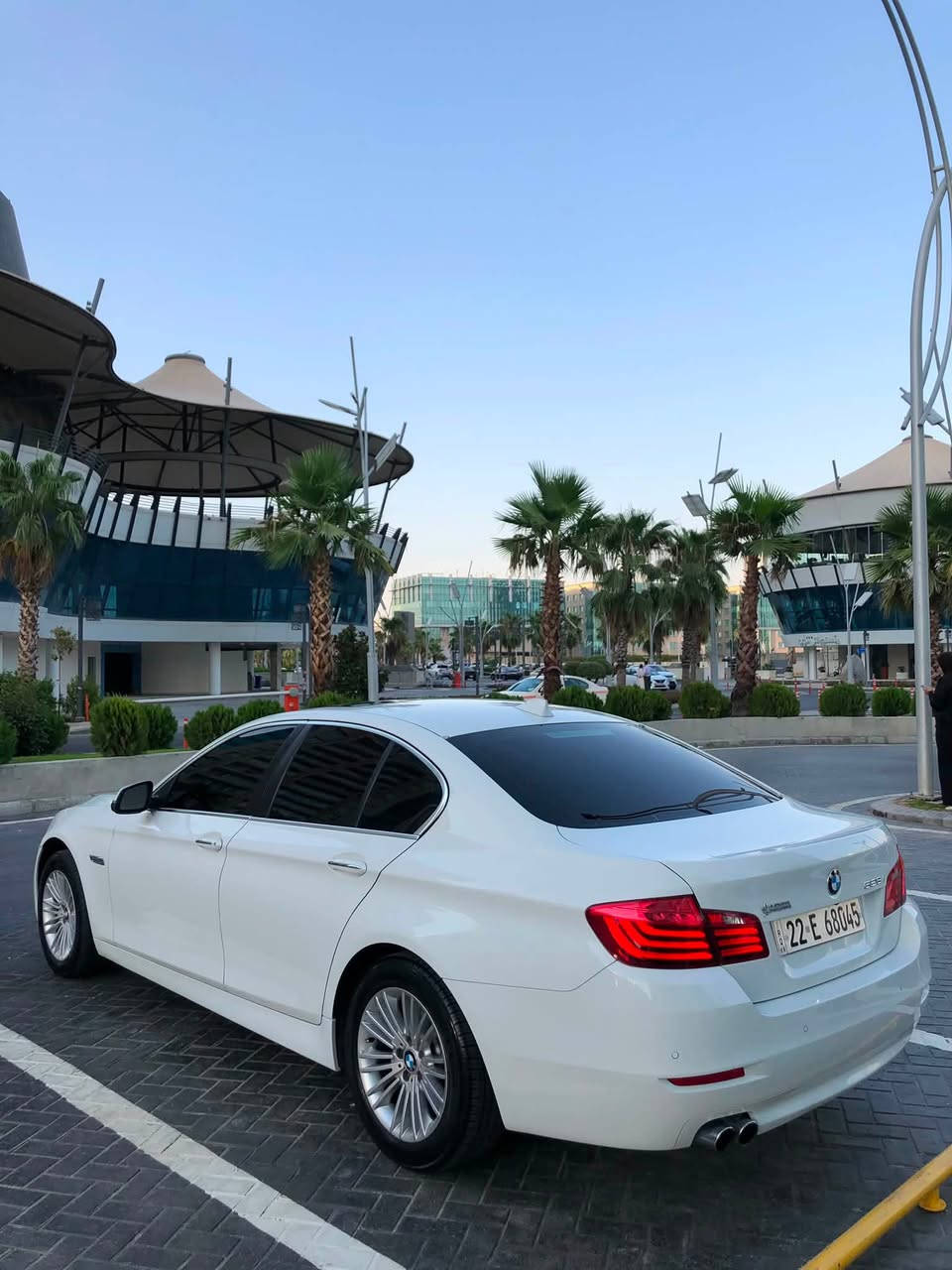 BMW F10 528i 
سلام عليك BMW 2014 وارد خليجي صفر شركة العروش (BMW)اربيل
بدون صبغ   كلها بلاد شركه محرك 528 
مواصفات
-بصمه
-سلايت /لايتات متحرك و ليد امامي و خلفي ،ادبتف / مرايه داخليه +الجانبيه  شفط / شفتات ستيرن +تحكمات ستيرن داخل بيجي اوتو هولد
٥ بردات بلاديه و برده متحكم كهربائي↕️ 
حساسات اماميه و خلفيه و كامره ٣٦٠ درجه و باركينك  و ٤ وضعيه قياده
Eco pro / اقتصاديه جداً
comfort / Sport / Sport +
اناره ترحيب خارجيه و عليها شاشه لمس اصليه BMW  و بعد بيها مواصفات  سياره ماشيه 179 الف كم
سياره رقم اربيل ب اسمي  هزه و فحص و سنويه و رقم كلها جديد  بيها 3اماكن قليل جداً  pdr يعني حتا ما مبين
حداديه 100% سيرفس كامل مسوي 
سياره ب اسمي  رقم و هزه كلها جديد تحويل ثاني يوم
***********
