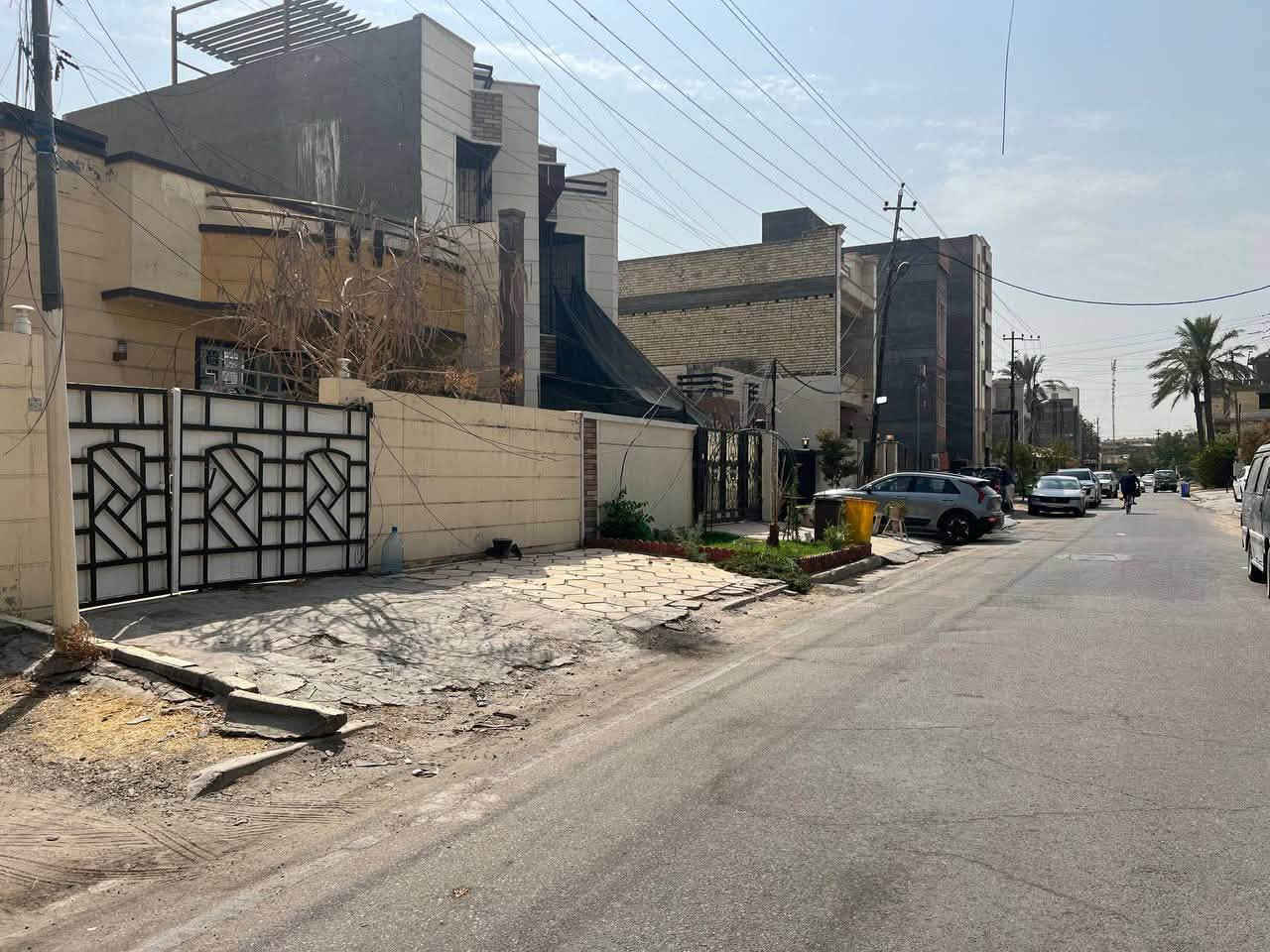 🏡 للبيع في حي الجامعة.. بيت سكني بموقع مميز ومساحة 208 م²

✨ فرصة مميزة للسكن والاستقرار في حي الجامعة

📍 الموقع: حي الجامعة – قبل شارع الجمعية
📐 المساحة: 208.35 م²
📏 الواجهة: 8.30 م
📌 المحلة: 631
📌 الزقاق: 50
🌳 المقابل: تشجير
🏠 حالة العقار: صالح للسكن بناء سنة 2016

موقع مميز ومساحة مناسبة، في منطقة حيوية ومطلوبة للسكن.

💰 السعر والتفاصيل عند التواصل

📩 للاستفسار: المراسلة على الخاص
📞 ***********

🔹 للجادين والمهتمين فقط
