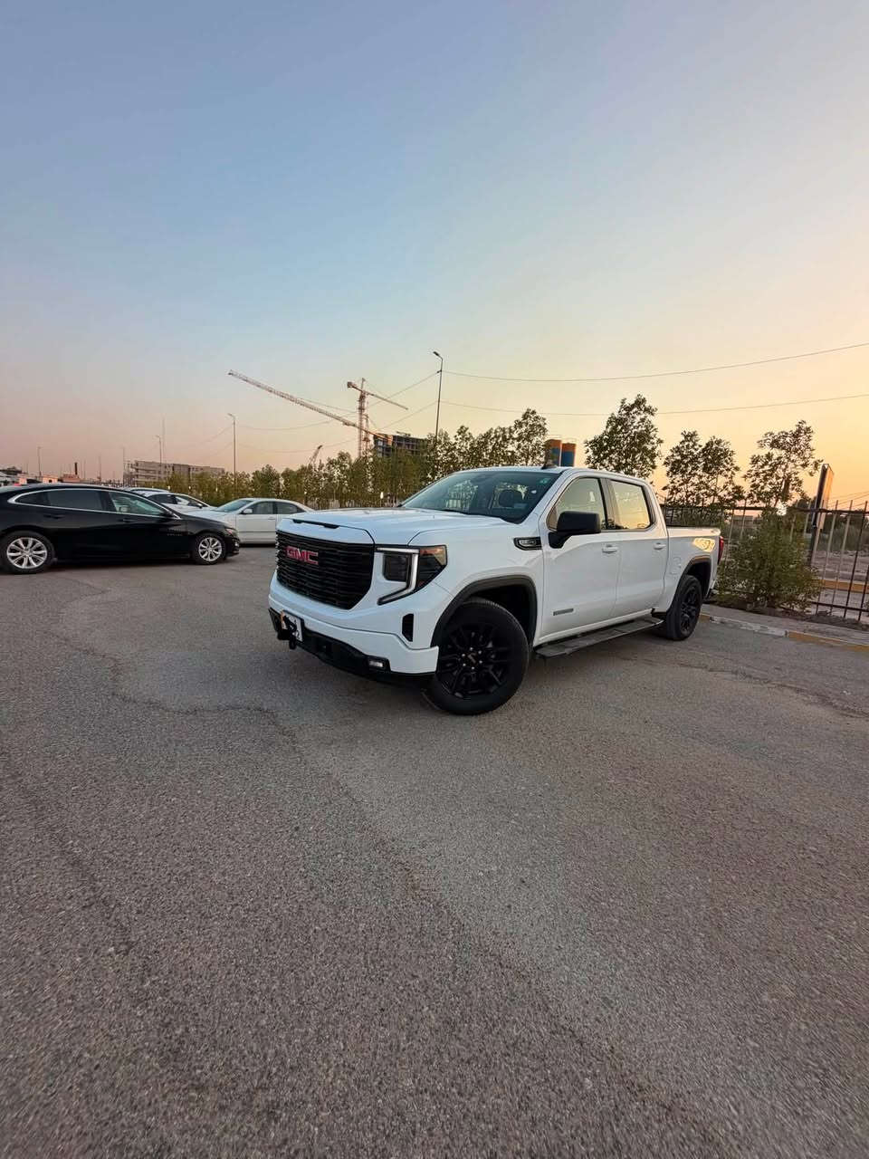 السلام عليكم
2024 GMC SIERRA K1500 الفيشن 

جيمسي سيرا

رباعي AWD 4*4

شاشه كبيره 

كير تعليك

كشن كهرباء

رادار خلفي

رادار امامي

تحكمات ستيرن

مثبت سرعه

تحديد مسار

لايت زنون

باب كبير بودي قصير 

مكينة 8 سلندر 5.3

رقم قادسيه انكليزي شهداء يعني سنتين تداور  تاخذ كفاله عامه وشرط المداور 

بيه هواي مواصفات  حادثهه خشم الجاملغ الامامي عكس السايق ايرباك ستيرن فقط 

السعر الاتصال 

***********
