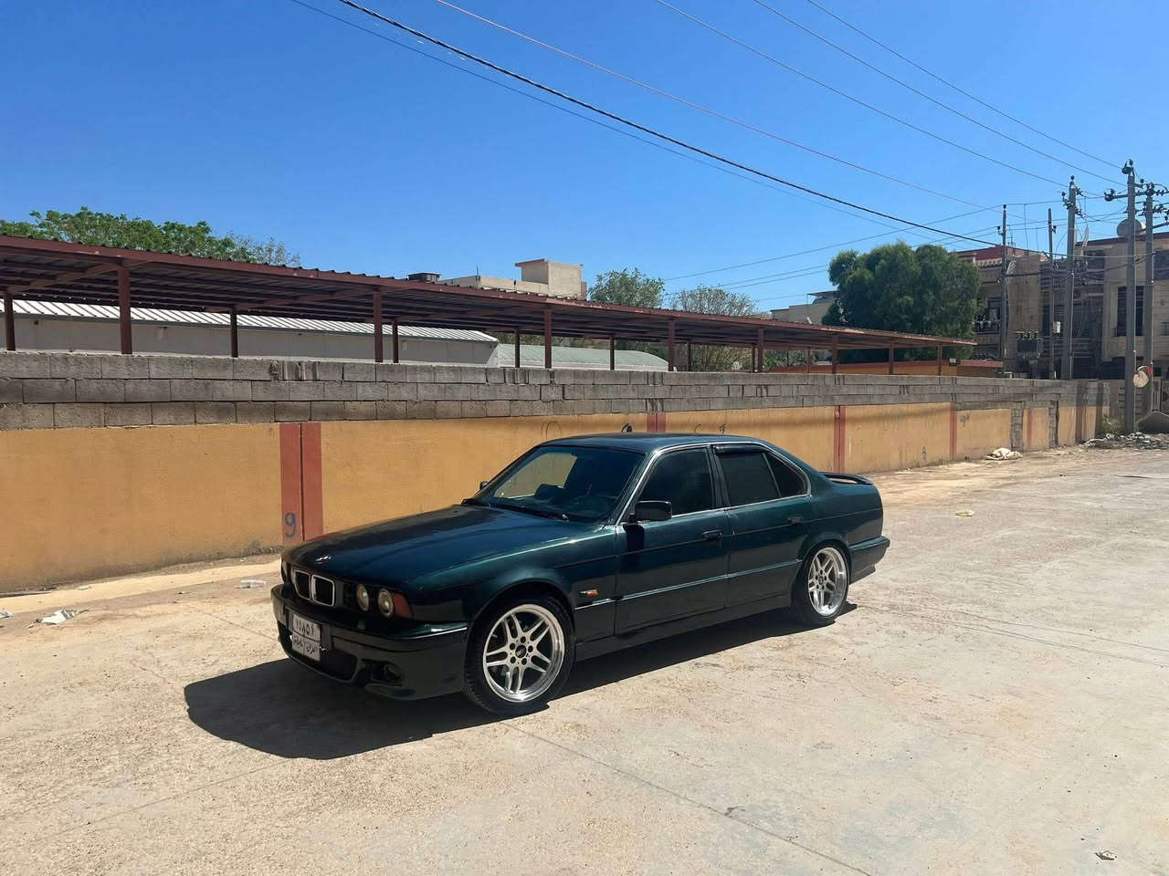 بيئم 1995 فول فول مواصفات 📦🪬
سلايت + جامات كهربائي + لايتات حلقات + لايتات زينون 
ويل كب M + تبريد مركزي + شاشة ايباد + دبل ايرباك 
رقم سليمانيه مميز بسمي شرط تحويل نفس اليوم 
تخم تاير و ويلكب جديد + داخل جديد vip 
السياره بدون ضربه + بدون خياس = لوك لوك 
حجم 525 كبس بيلاد شرط عليها شلعه تخبل 
محرك و گير جديد شادلها + گير عادي 
العنوان ~ كلار📍
السعر ~  اتصل  💵💸
الهاتف ~ *********** كالار, السليمانية
