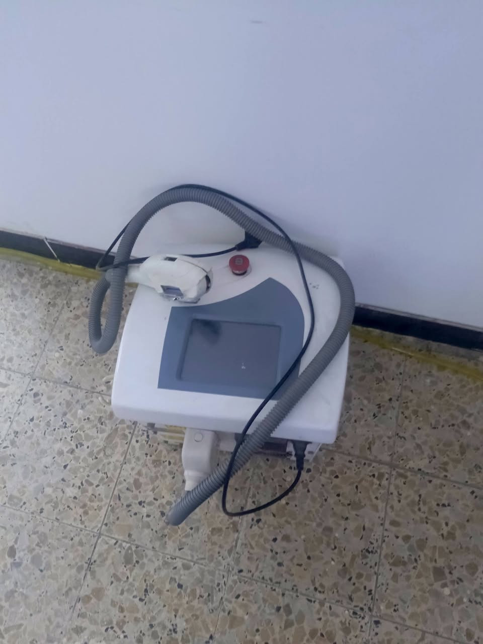 للبيع جهاز الليزر جديد بس تبديل هاند عنوانه الكيارة للاستفسار ***********
