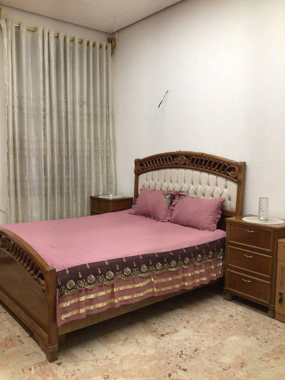 غرفة نوم داخل وخارج صاج تكمة شغل درجة اولى تجي وتشوفها تزكام بمليونين 2.000.000 ومجمدة 14 قدم جديدة تجميد فول ب 300 الف 
اتصل *********** بغداد

