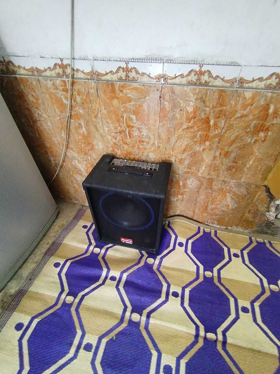 ام بي 3 جديد حجمه كبير مكان النجف سعره 100  ***********
