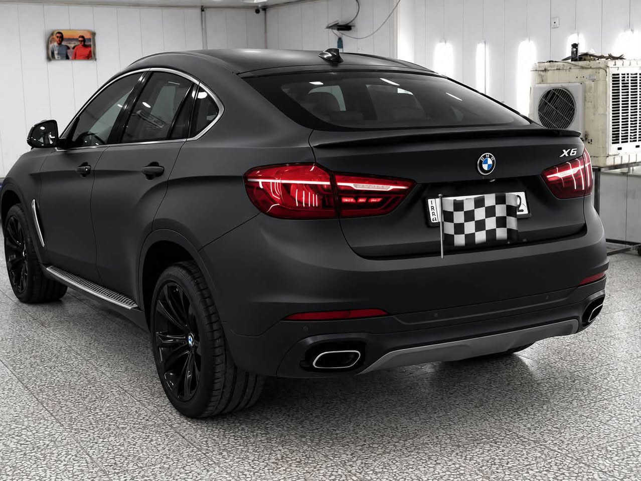 السلام عليكم
سيارة بي ام دبليو X6

3500 tune turbo

X drive

موديل :- 2018 السيارة من وكالة (((العروش))) خليجي مكفوله مغلفه بي بي اف مصار شهرين سياره مابيه ولا شخص 

ماشية :- 74 الف كيلو فقط 

سيارة جديدة بمعنى الكلمة  

سيرفسها ودهنها كلة بوكالة العروش من يوم طلعت لليوم كلش محافظ عليها ماطلعها بس بالمناسبات 

مكفولة كفالة عامة من الصبغ والتبديل كير مكينة وگير جديد 

داخلها نظافة بعدها على وضع وكالة 100٪؜ 

جوها تخمه تاير جديد دنلوب الاصلي ضد البنجر بالاضافة الى السبير بعده منازل للگاع

سيارة بااسمي تحويل ثاني يوم رقمها اربيل جديد وهزتها قبل 10 اشهر مسويها

نظام قيادة اربعة ايكو وكونفرت وسبورت (وسبورت بلاص)

انارة داخلية كاملة بالدشبول7 الوان تتغير 

ابواب شفط 

مري شفط

شاحن تليفون  

وشفتات سرعة

داخل احمر مميز

اربع كامرات 

بصمات

رادارات 

فتحة سقف 

لايتات زنون متحرك وية ستيرن واوتو يقللن ضوة اذا صارت سيارة امامك

كشنات بيها 8 حركات وضعيات 

هندبريك بصمة 

اوتو بريك

تحديد مسار

وبردات ابواب

وبعد هواي ميخلصن

السعر 355 بيه مجال

مكانها زيونه

***********
