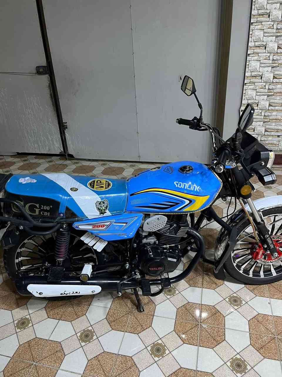 سلام عليكم سونك م2025  محرك 200cc
مكينه ضاغطه وزنجيل سبي اف فول نشاط
دراجه ما صالي شهرين مِہטּ شديته فول نضافه
وياه اوراق منفيس بس كلشي شغال بي مابي اي نقص
سعره مليون و100 قفل مو شراي لايتصل  
مكاني خالديه ***********
