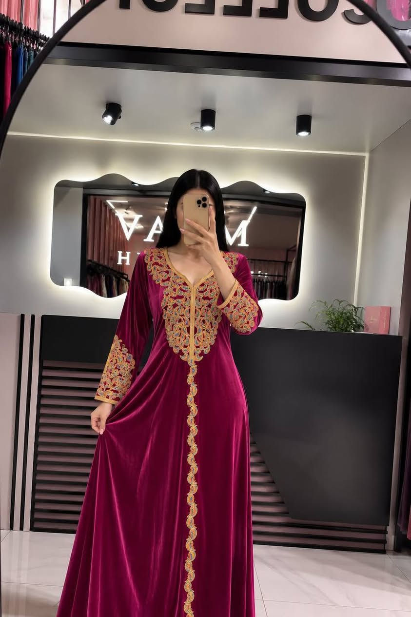 كلابيات العراقيات يمنه وبس 🔥🔥🔥
الخامه لتجننن حيل نازك هلموديل 😍😍😍
متوفر بجميع الألوان والقياسات
