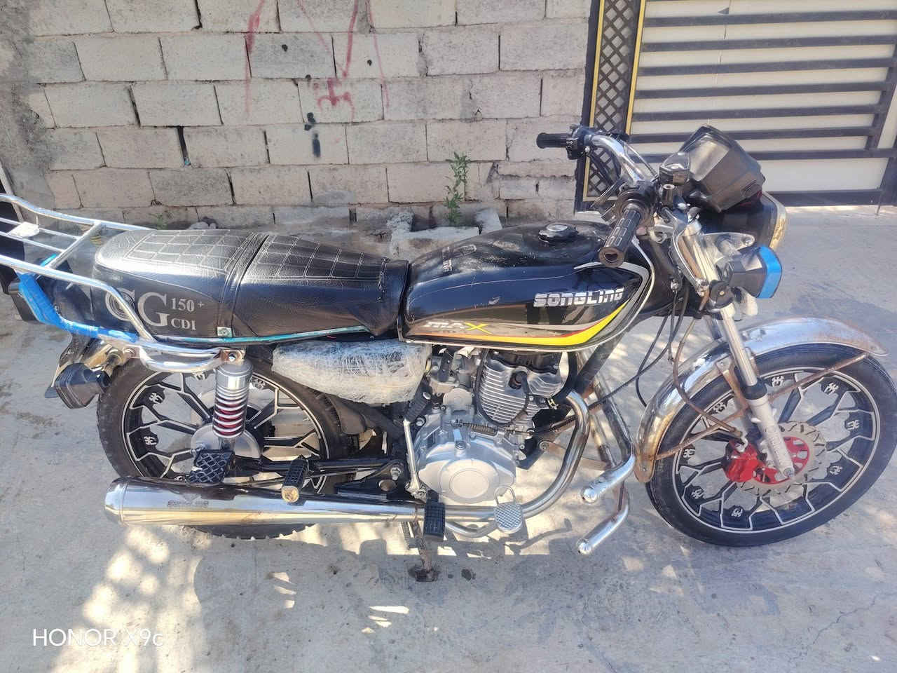 يا الله دراجه البيع سيفان 24وراق كامله محرك 200نضافه فول دراجه لاتبخير ولا تنقيص محرك شرط مامفتوح صلنصه ام كطه كهربئيات شغاله دراجه نضيفه مابيه نقص مو تجي تراسلني تسئل عله نقصه نطيتك تفاصيله سعر 575وبيه مجال قليل جماعت 500لا تعلق مكاني ديالئ خالص تحويله شراي تصل ع رقم ومتواجد وتساب ***********
