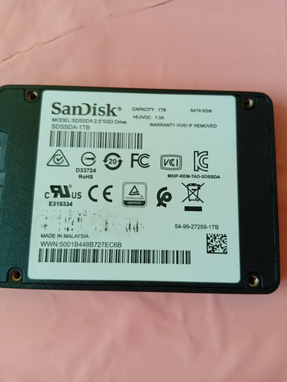السلام عليكم اخوتي عندي هارد SSD واحد تيرا ، للبيع شغال شرط الفحص ..مكاني بابل الحله متوفر واتساب (***********) تحياتي للجميع
