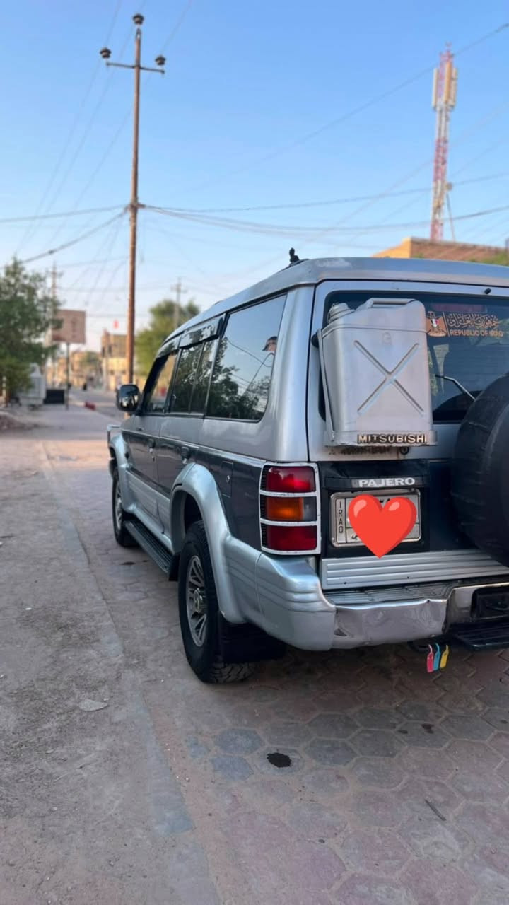 سلام عليكم باجيرو موديل 95 جاهزه من كلشي نقصهه بس تبريد سنوية ل28  مداور ثاني يوم مكينتهه فيفيتي 2500 سياره خير من الله مكانهه ناصريه مركز 
رقم التلفون *********** سعر40وبيهه مجال
