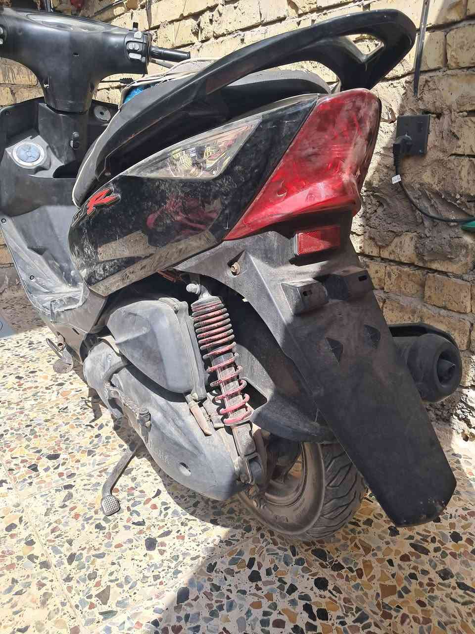 سلام عليكم شباب دراجة للبيع ثعلب كابريتر درجة قبل اسبوعين نازلة رمبة من شارع الضلال بعدهي بترابهة ما مغسوله أوراق كاملة دراجة رايدهة المليون وا مية مستعجل مكاني بغداد الشعلة الدوانم رقمي بي واتساب ***********
