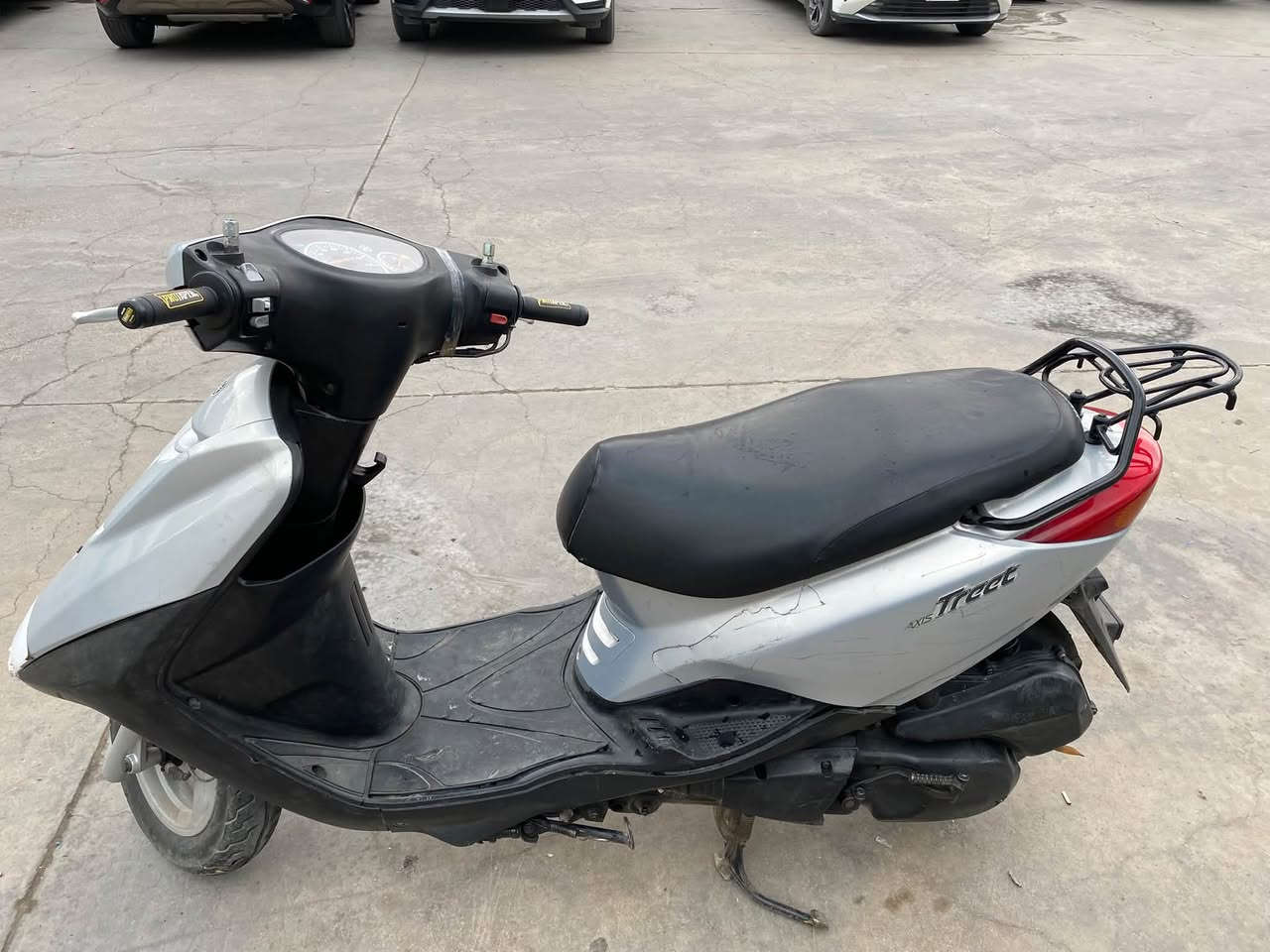 دراجه اكزز للبيع دراجه نضيفه بيها ضلل بس شويه كماليات بـ مليون و٤٥٠ وبيها مجال مكاني كربلاء الولايه ***********
