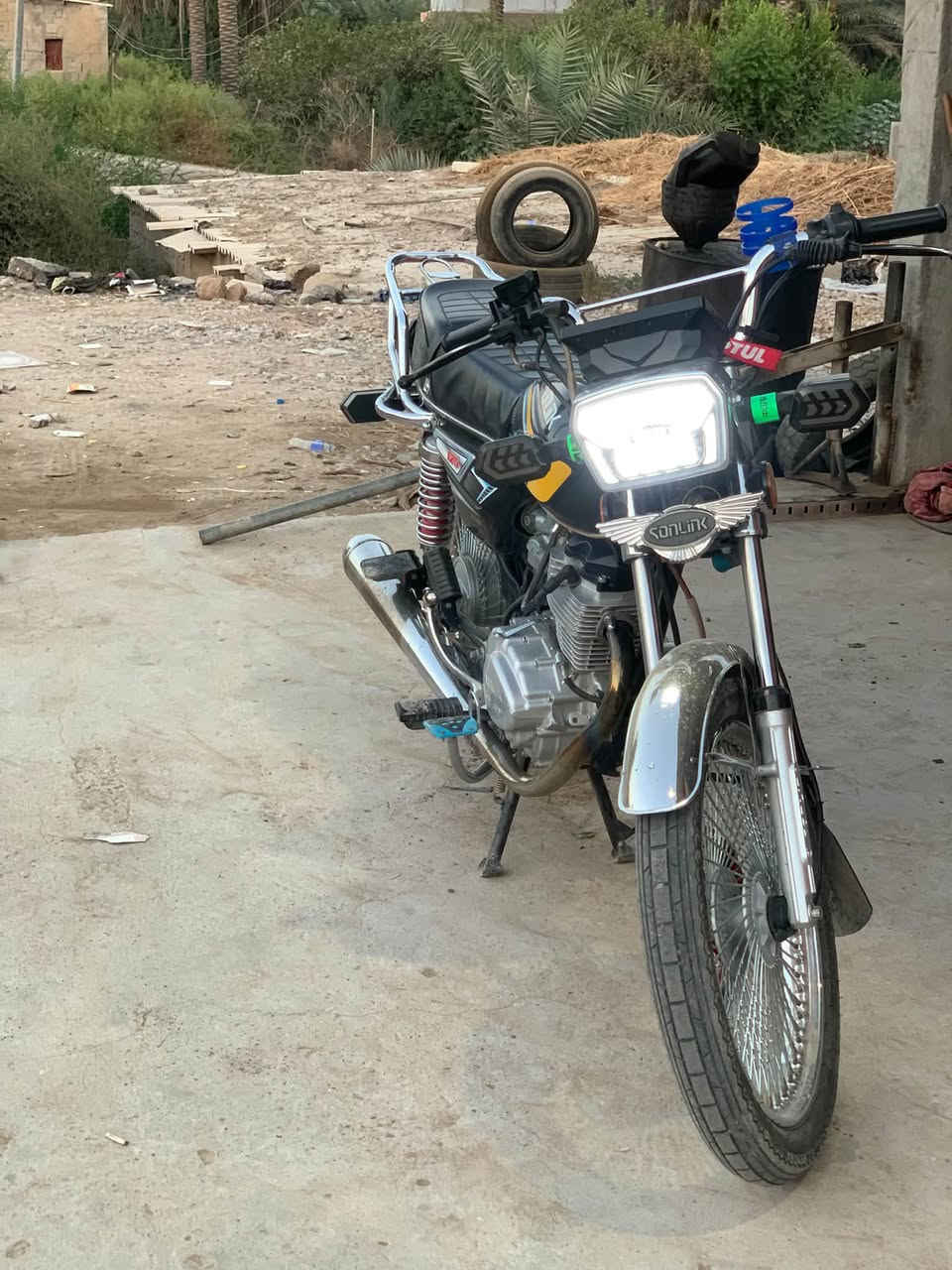 دراجة سونك ٥ كير ٢٥ اوراق كاملة مكفولة وجديدة ما ناقصها برغي 

مكانها الشجيرية
***********
