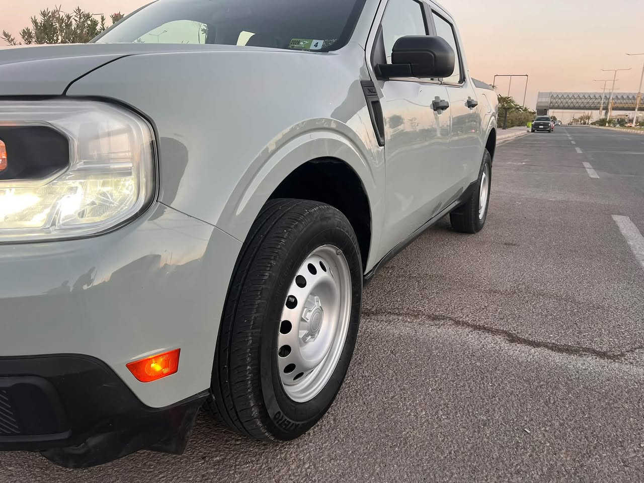 🚘 للبيع فورد مافريك Ford Maverick XL موديل 2024 هايبرد
🔹 اللون: أسمنتي
🔹 الترقيم: بغداد
🔹 الممشى: 43 ألف ميل
🔹 المحرك: 2.5 لتر هايبرد
🔹 الدفع: أمامي
🔹 القير: أوتوماتيك CVT
🔹 البجم: كبس / 4 أبواب
🔹 الحادث: جانبي
🔹 الإيرباكات: بدون إيرباك
🔹 الفئة: XL

المواصفات:

• شاشة 8 إنج
• Apple CarPlay وAndroid Auto
• كاميرا خلفية
• مصابيح LED
• مثبت سرعة
• نظام منع التصادم
• أنظمة قيادة متعددة

📸 صور الحادث موجودة، والسونار متوفر

البيع مستعجل والسعر مناسب: 169

📞 للتواصل: ***********
