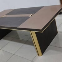 مكتب للبيع جديدالسعر ب ٧٠٠ وبي مجال  للاتصال ٠٧٧٦٥٦٩٤٥٠٥