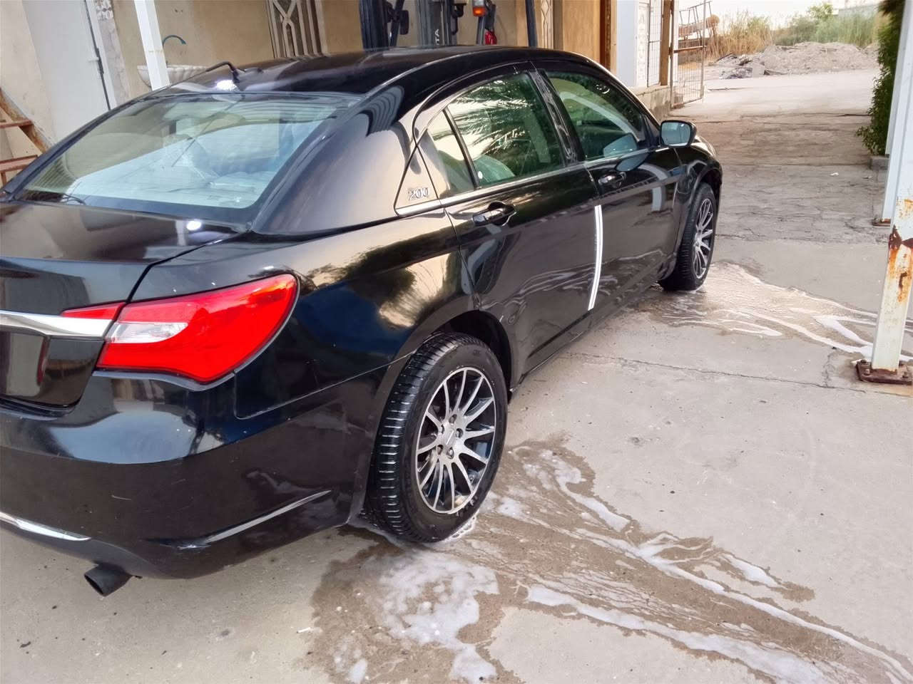 السلام عليكم 
C200 موديل 2012 وارد امريكي ضررها جاملغ وباب فقط سياره جاهزه محرك كير تبريد كله كفاله وبشرط حداده تخم تاير كله جاهز رقم بغداد تحويل وكاله حاضر بيع ومراوس
السعر٧٠ وبي مجال 
اتصال: ***********
