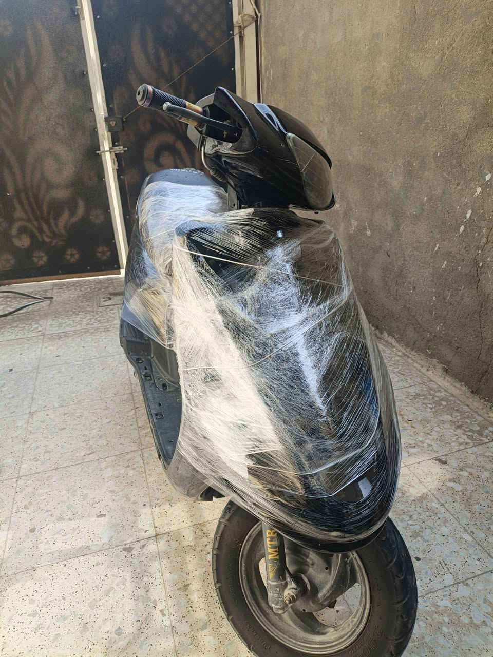 سلام عليكم 
دراجه فراشة كرستال للبيع دراجه نضيفه كهربائياته كله شغاله 
سلف 
هندر 
كلوبات شاير هورن 
دراجه خير من الله وما صالي هواي من نزلته رنبه 
السعر $325 وبيه مجال 
الرقم ***********
المكان قضاء المحاويل
