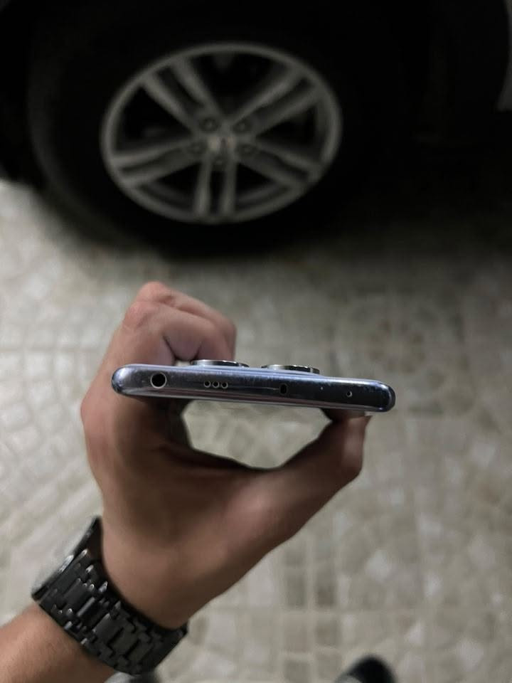السلام عليكم
Redmi ريدمي نوت 14 برو 
ذاكرة 512 
كاميرا 60 فريم 
مع كارتونة اصلية 
فقط بي فطرة من الزاوية 
الجهاز نظيف مابي قصرة 
اخذته ب 450 الف قبل 3 اشهر . 
ابيع ب 250 بي مجال بسيط كلش . 
للاستفسار *********** اسيا .
