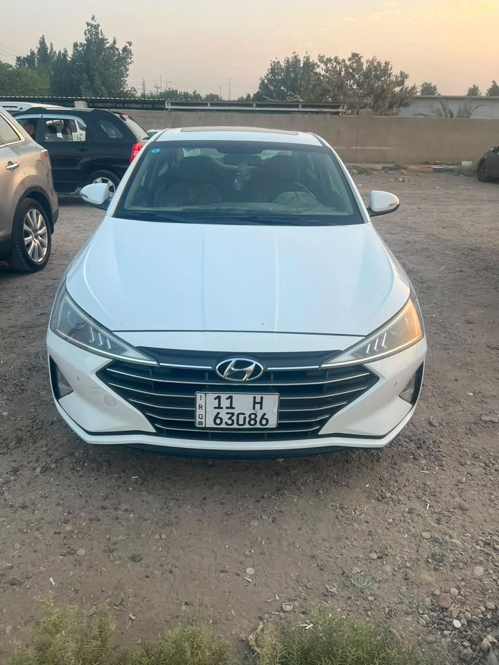 ماشيه 160 الف كم
بيها شويه صبغ مأشر بالصور 
كير محرك كله كفاله 
السعر 148 وبيها مجال 
مكاني بغداد الدوره 
***********
