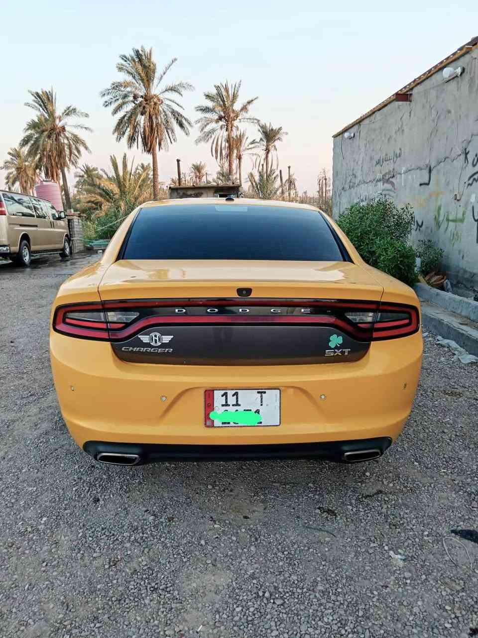 السلام عليكم جارجر وارد امريكي موديل 19 اصل رقم بغداد محرك 3600 بيها منضومه غاز تخم تاير منضومه تبريد جديده سياره جاهزه  صور الحادث بالمنشور وباب خلفي مبدل بالعراق السعر 200 وبيها مجال مكان السياره بصره قضاء المدينه ***********
